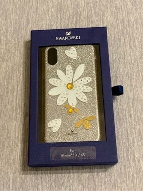 Swarovski Silver Glitter Daisy iPhone X/XS Case with White & Gold Accents